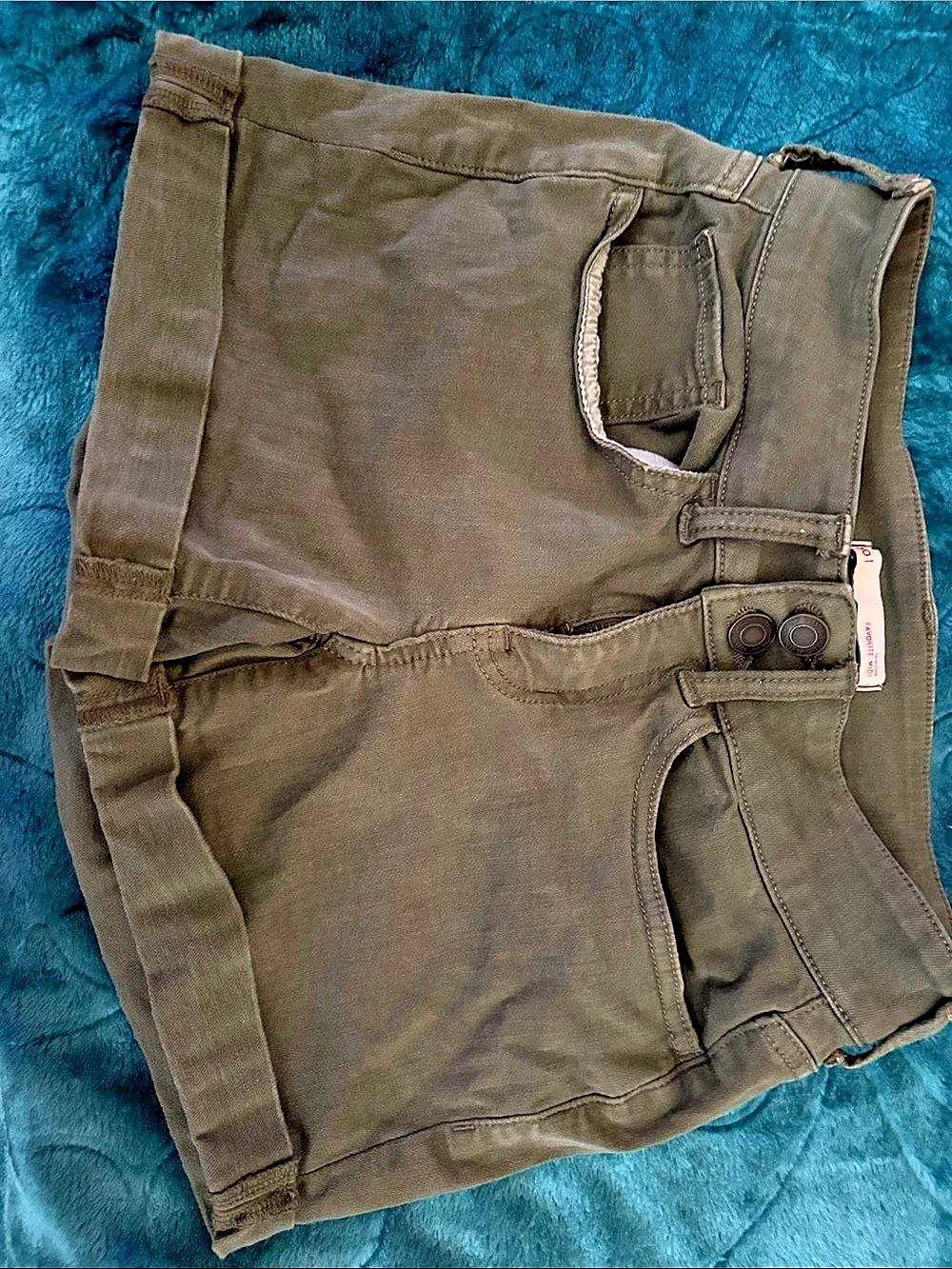 Love 21 Favorite Midi Cargo Shorts in Greenish Brown  Size 1